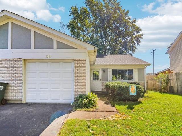 Townhouse for sale in Aurora, Illinois