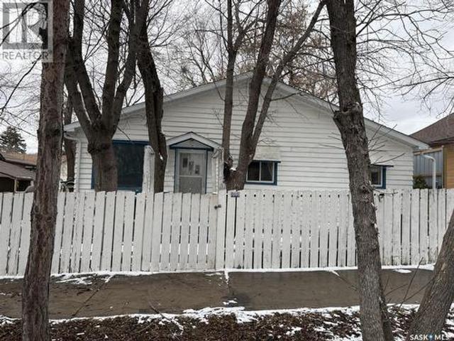 House for sale in Moose Jaw, Saskatchewan