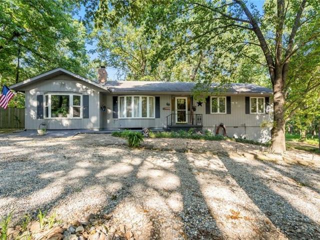 House for sale in Gravette, Benton County