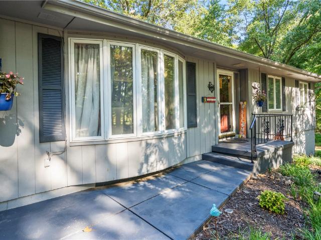 House for sale in Gravette, Benton County