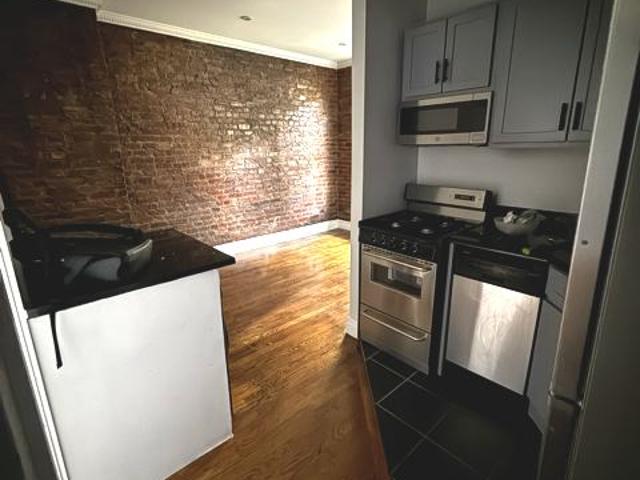 Room for rent in Arverne, New York