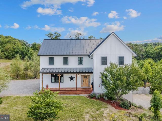 House for sale in Berkeley Springs, West Virginia
