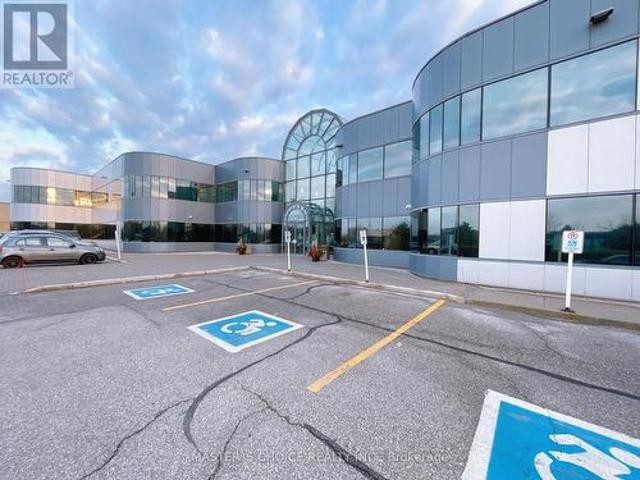 Commercial for rent in Mississauga, Ontario