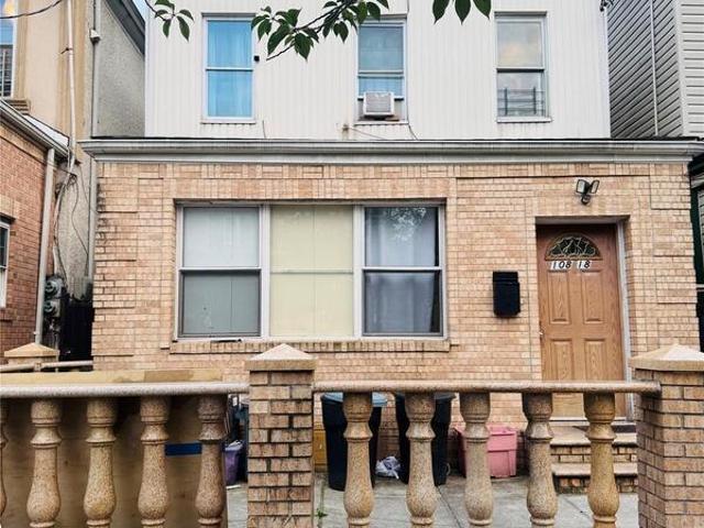 Duplex for sale in Corona