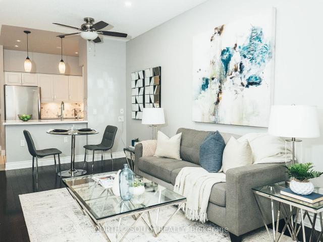Condo for sale in Toronto, Golden Horseshoe