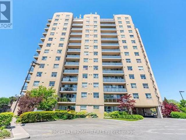 Condo for sale in Pickering Village, Ajax
