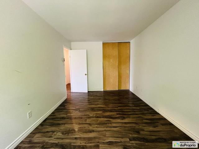 Apartment for rent in Saint-Mathieu, Québec