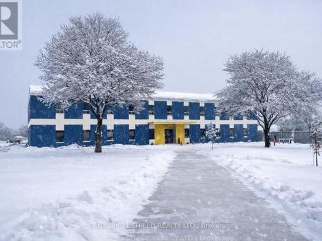 Commercial for rent in Cornwall, Ontario