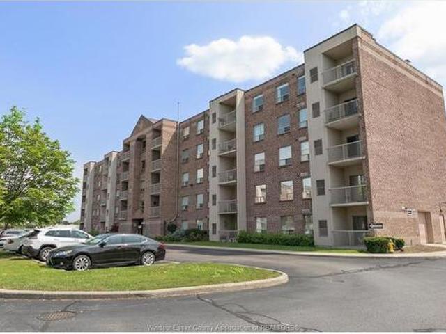 Condo for sale in Riverside, Windsor