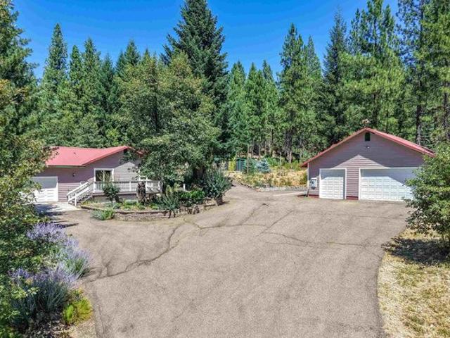 House for sale in Mount Shasta, California