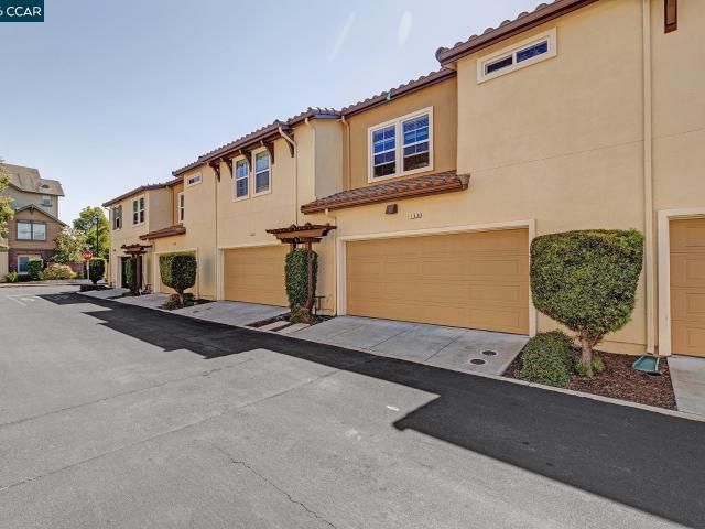 Townhouse for sale in San Pablo, California