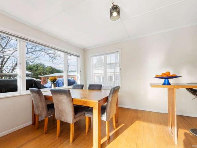 House for sale in Kelston, Oroua County