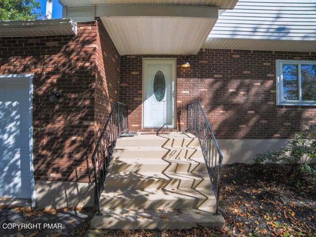 House for sale in Pocono Farms, Coolbaugh Township