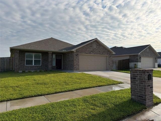 House for sale in Cuero, DeWitt County