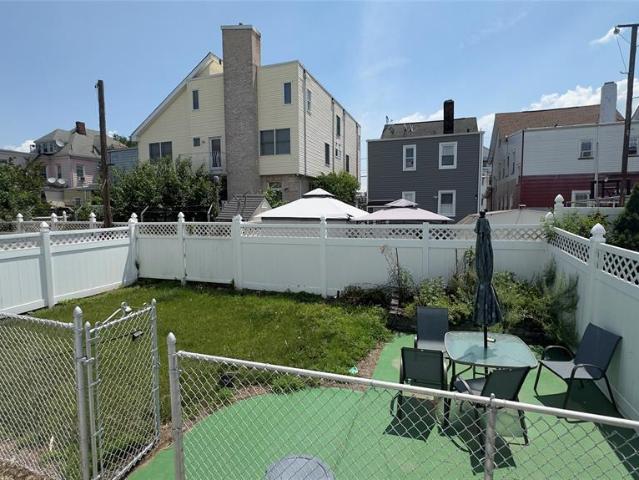 House for sale in Hudson, New Jersey