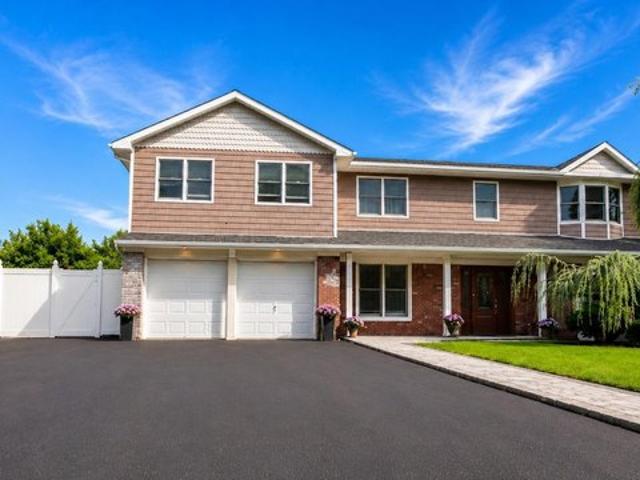 House for sale in Huntington, New York