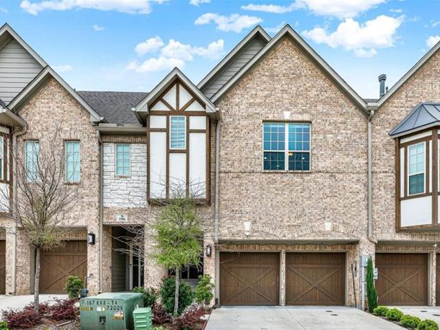 Townhouse for sale in Denton, Texas