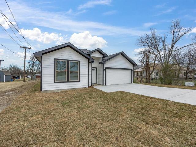 House for sale in Ellis, Texas