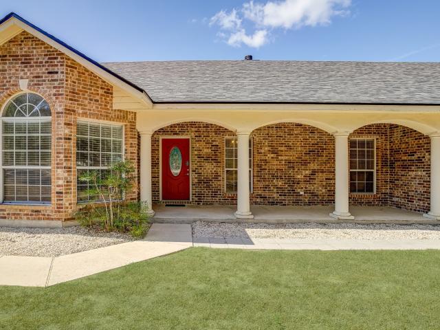 House for sale in La Vernia, Wilson County
