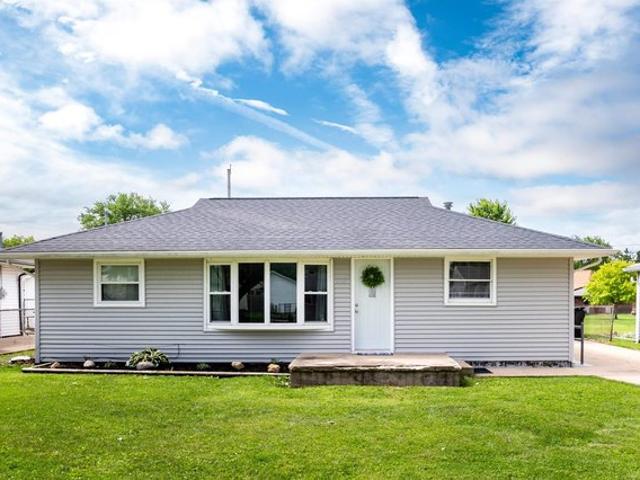House for sale in Washington, Illinois