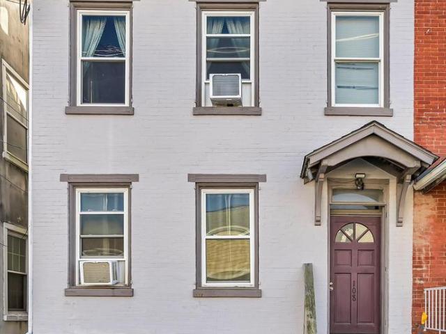 Townhouse for sale in Lenhartsville, Pennsylvania