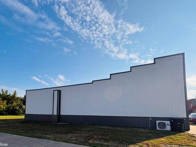 Commercial for sale in Farmington, Iowa