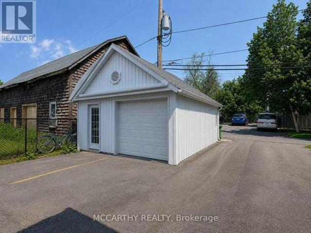 Commercial for rent in Dufferin, Ontario