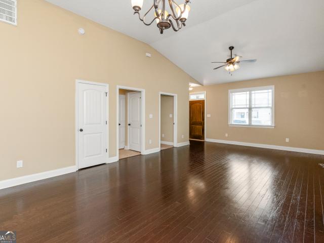 Townhouse for sale in Perry