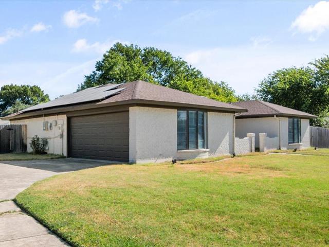 House for sale in Benbrook, Texas