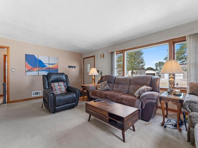 House for sale in Neenah, Winnebago County