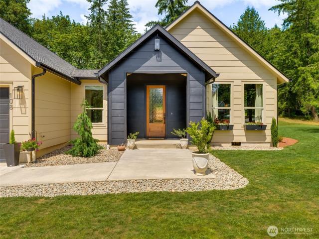 House for sale in Castle Rock, Washington