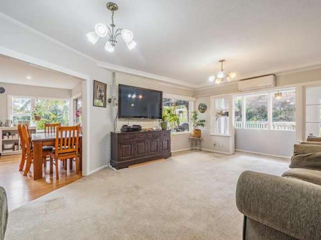 House for sale in Days Bay, Wellington