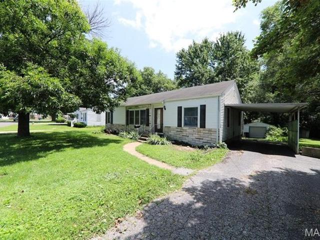 House for sale in Collinsville, Illinois