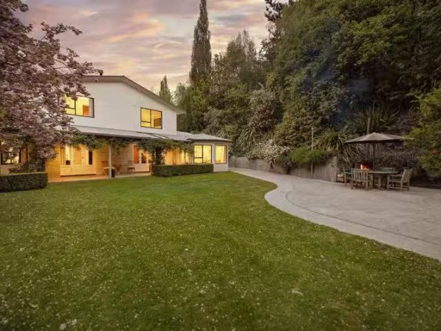 House for sale in Otakou