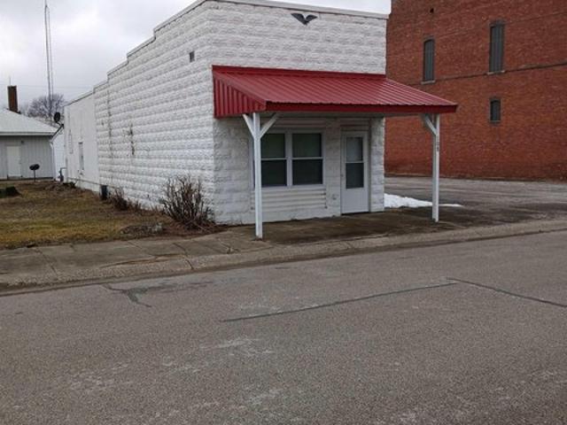 House for sale in Elnora, Indiana