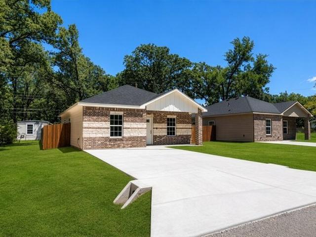 House for sale in Mabank, Texas