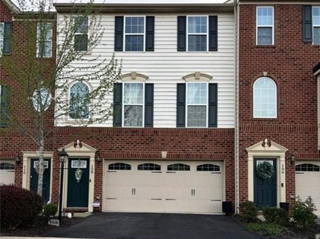 Townhouse for sale in Coraopolis, Pennsylvania