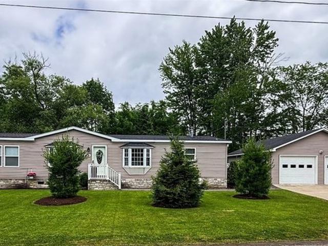 House for sale in Canastota, New York