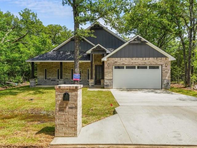 House for sale in Henderson, Texas