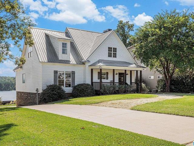 House for sale in Columbiana, Alabama
