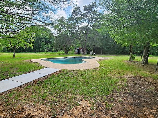 House for sale in Streetman, Texas