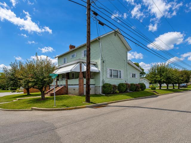 House for sale in Hunker, Pennsylvania