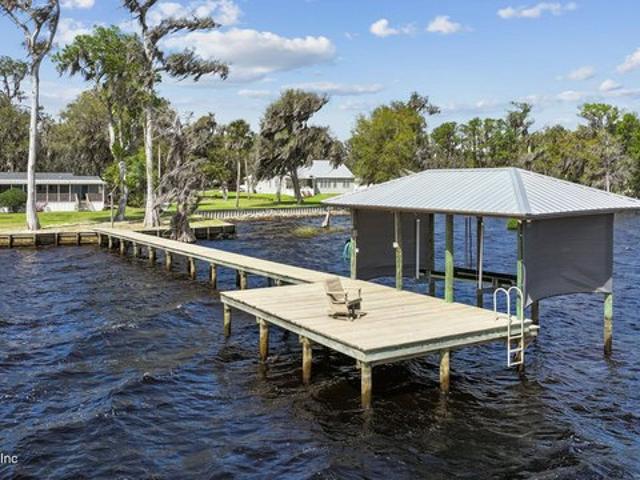 House for sale in Crescent City, Florida