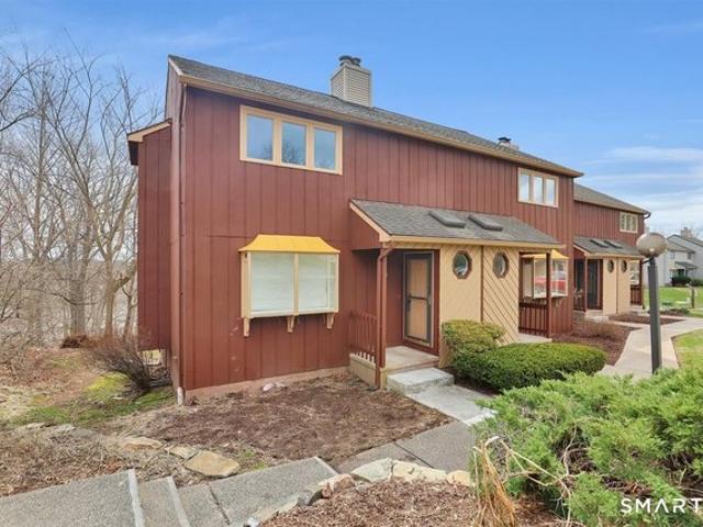 Townhouse for sale in Cromwell, Connecticut