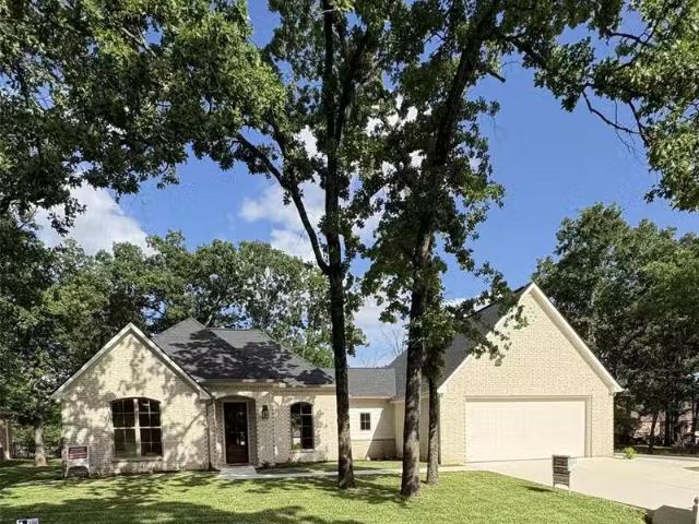 House for sale in Mabank