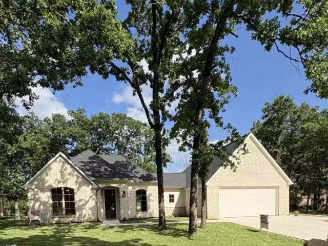 House for sale in Mabank