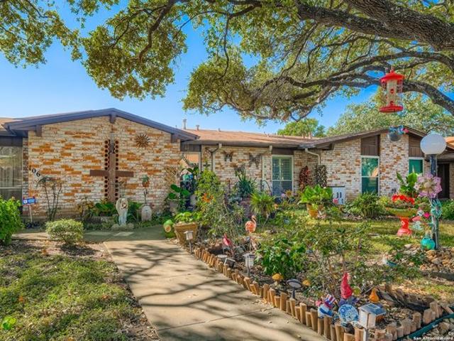 Townhouse for sale in Leesville, Texas