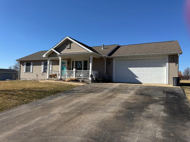 House for sale in Lanark, Illinois