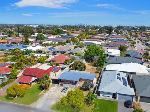 House for sale in Queens Park, Western Australia