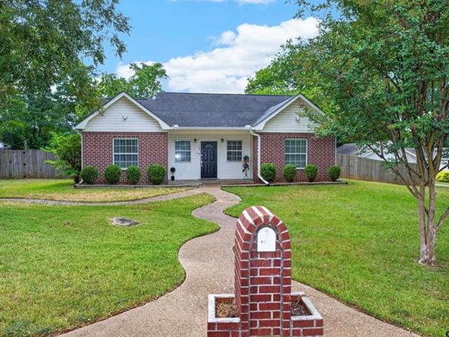 House for sale in Crockett, Texas
